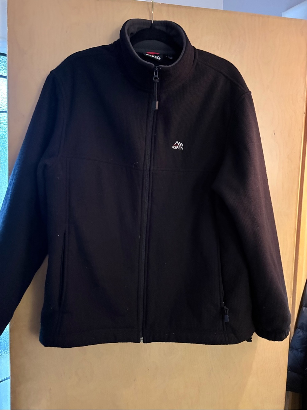 Aspen Men’s Black Lightweight Zip-Front Fleece Jacket